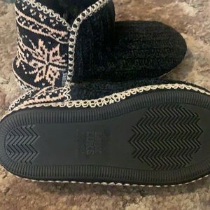 Muk Luks slipper